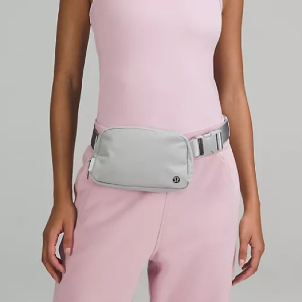 Lululemon Everywhere Belt Bag